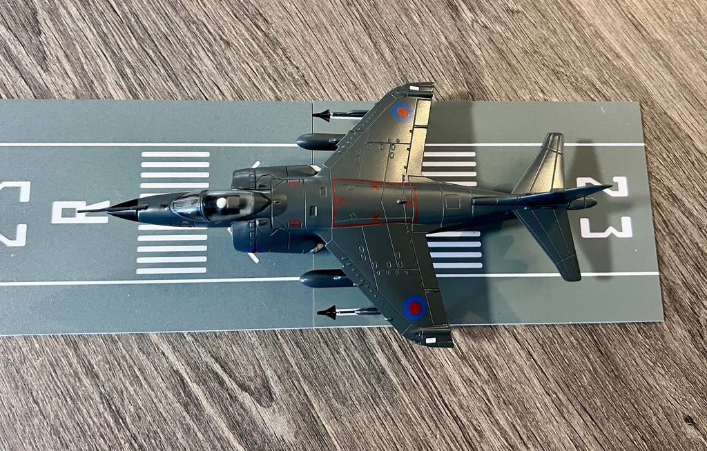RAF HS BAC Harrier Jump Jet Fighter Model 1:72 scale